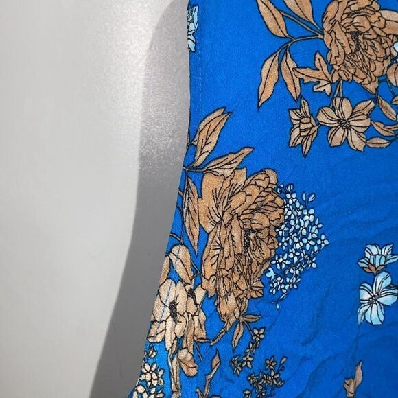 Torrid Women's Blue Rayon Floral Tie Neck Sleeveless Blouse Size 2 - Picture 3 of 10